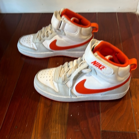 Sneakers - Picture 1 of 4